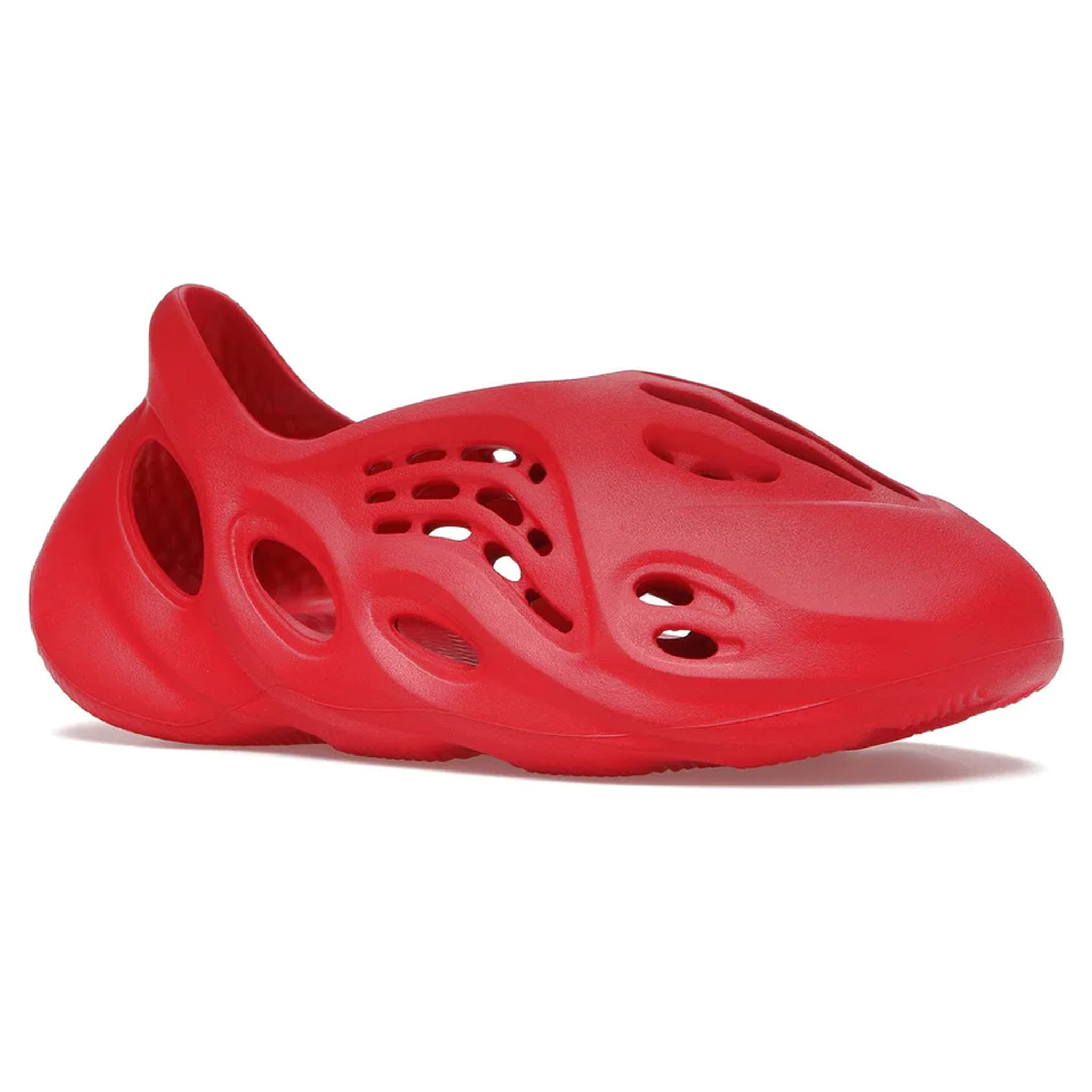 Front view of Adidas Yeezy Foam RNNR Vermillion GW3355